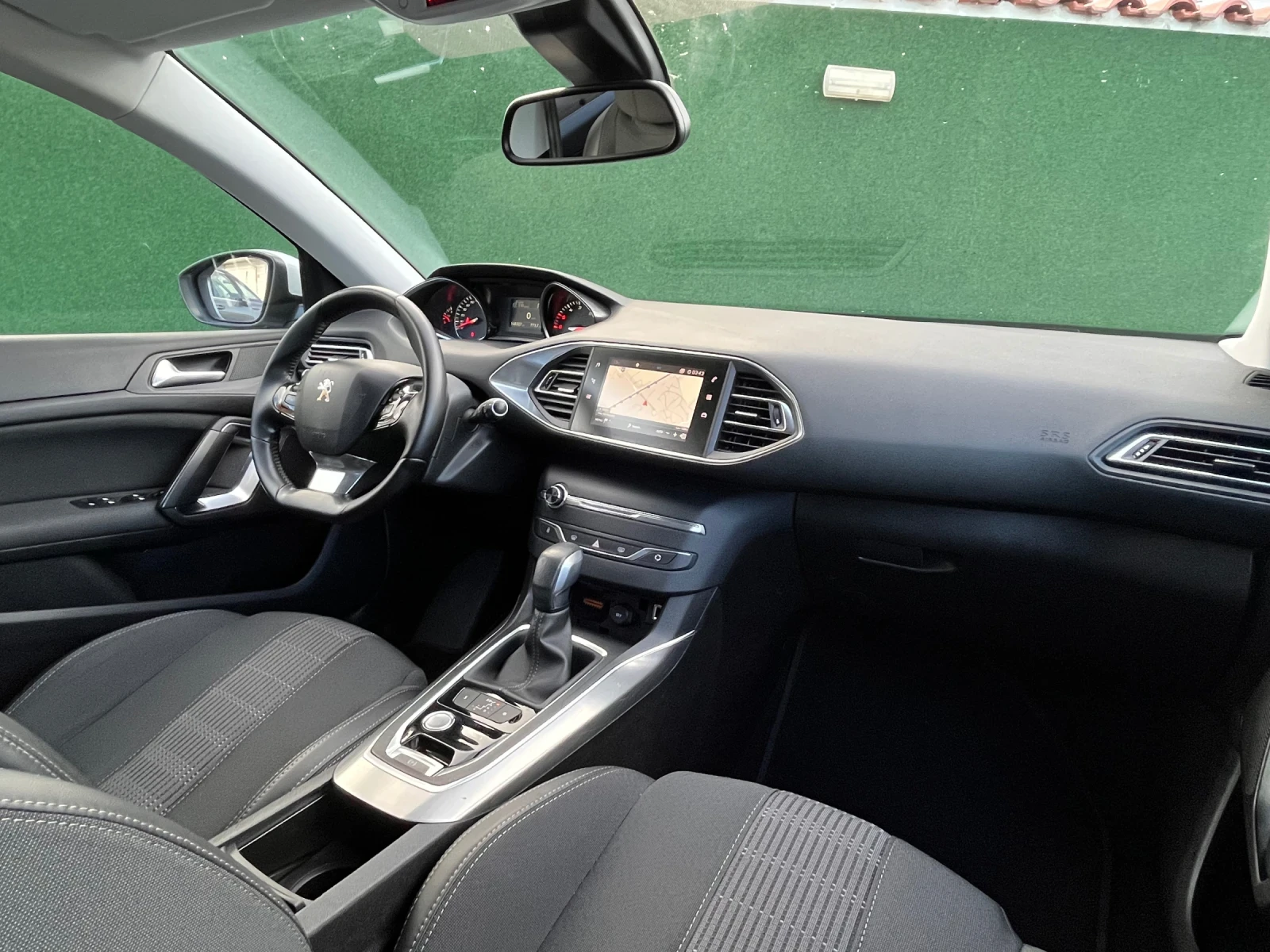 Peugeot 308 Facelift KeyLessGO LED laneAssist - изображение 9 | Auto.bg Peugeot 308 Facelift KeyLessGO LED laneAssist - изображение 9