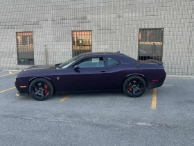 Dodge Challenger SRT Hellcat 6.2 HEMI V8* ЧИСТ CARFAX* ЧИСТО НОВА!! | Auto.bg — изображение 5 Dodge Challenger SRT Hellcat 6.2 HEMI V8* ЧИСТ CARFAX* ЧИСТО НОВА!! | Auto.bg — изображение 5