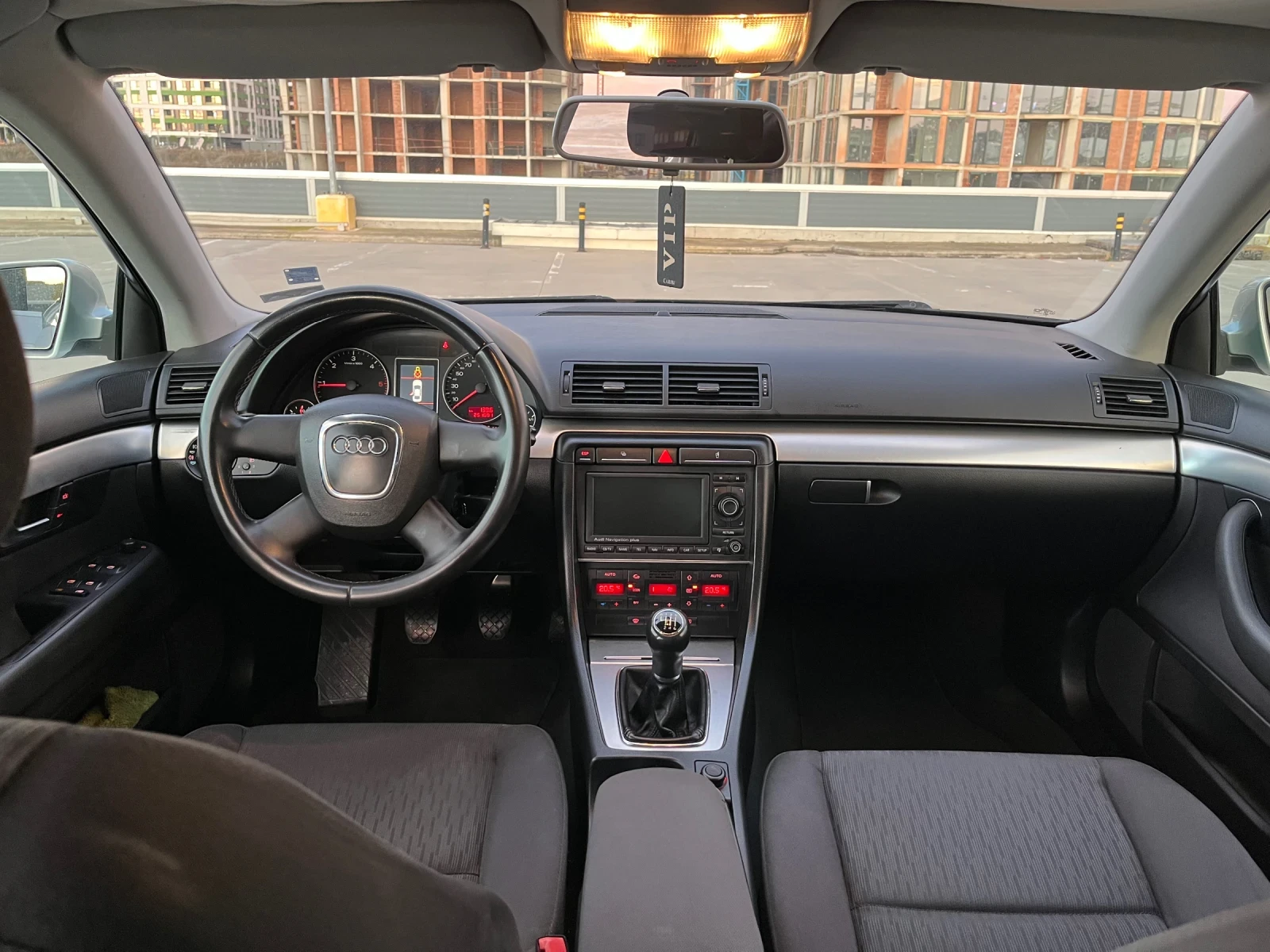 Audi A4 2.0TDI BPW 8кл. 6ск. ТОП - изображение 7 | Auto.bg Audi A4 2.0TDI BPW 8кл. 6ск. ТОП - изображение 7