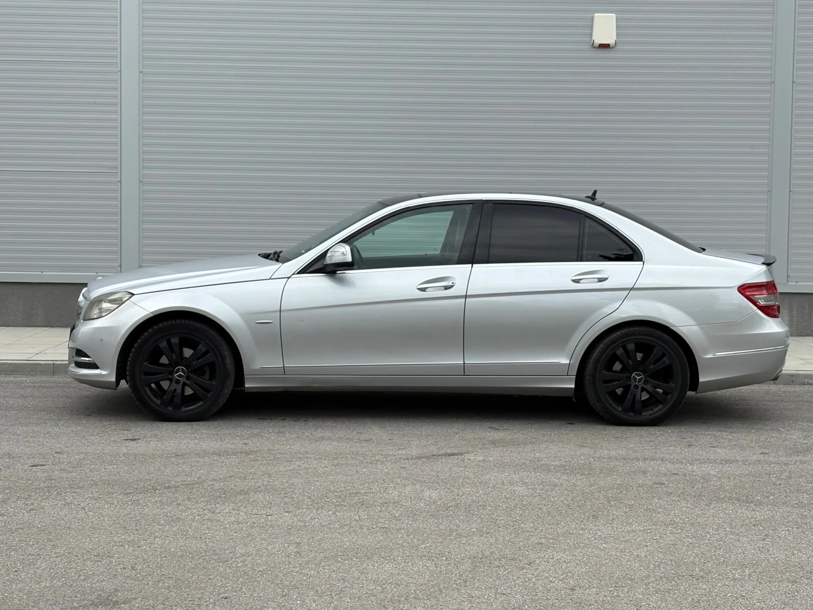 Mercedes-Benz C 220 AT/MEMORY/PANORAMA/NAVI/KOJA/XENON - изображение 2 | Auto.bg Mercedes-Benz C 220 AT/MEMORY/PANORAMA/NAVI/KOJA/XENON - изображение 2