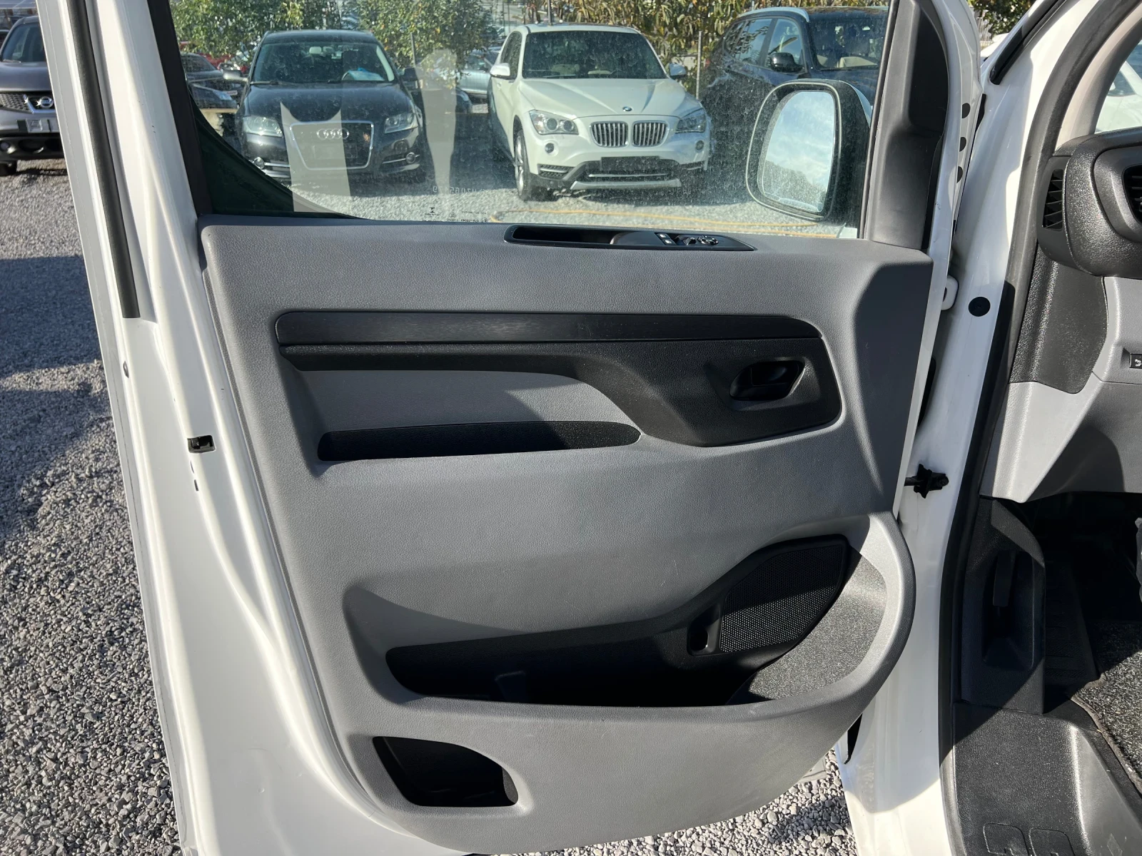 Citroen Jumpy 2.0HDI Euro6b klimatronik* paktronik - изображение 10 | Auto.bg Citroen Jumpy 2.0HDI Euro6b klimatronik* paktronik - изображение 10