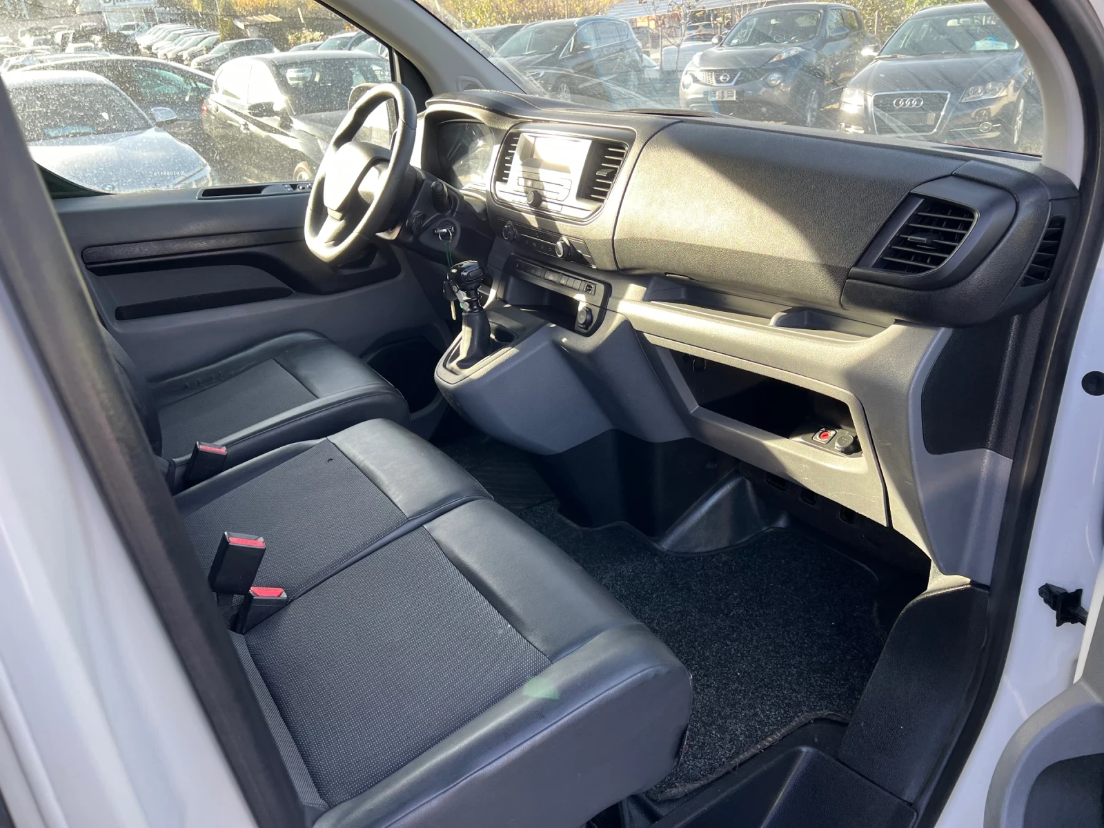 Citroen Jumpy 2.0HDI Euro6b klimatronik* paktronik - изображение 9 | Auto.bg Citroen Jumpy 2.0HDI Euro6b klimatronik* paktronik - изображение 9