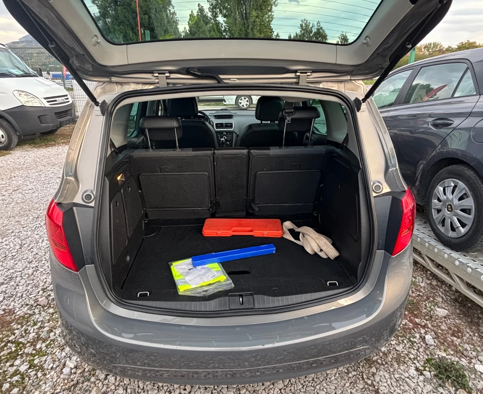 Opel Meriva 1.3/95k.с - ИТАЛИЯ  - изображение 10 | Auto.bg Opel Meriva 1.3/95k.с - ИТАЛИЯ  - изображение 10