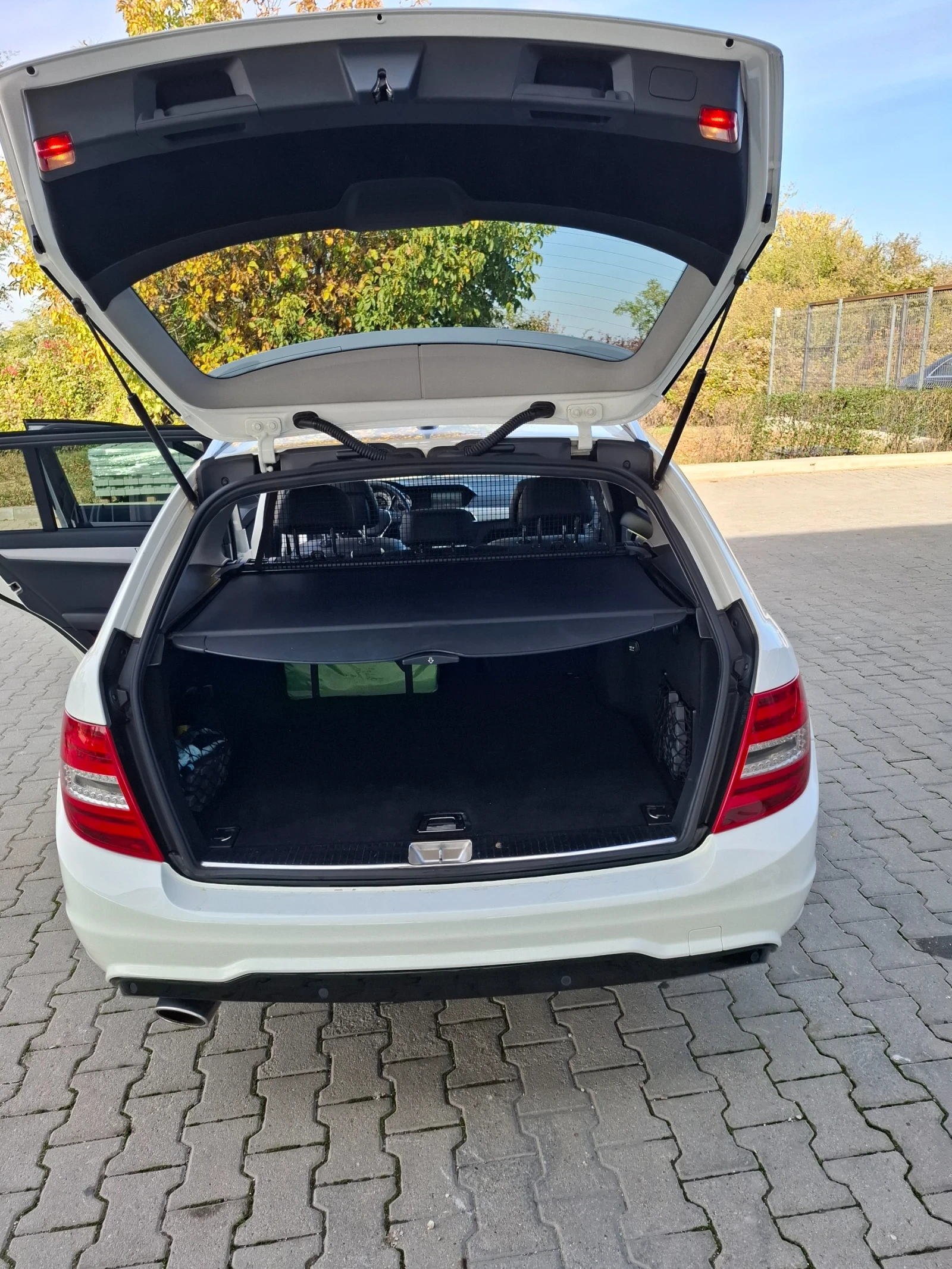 Mercedes-Benz C 220 FACELIFT/AMG/PANORAMA - изображение 8 | Auto.bg Mercedes-Benz C 220 FACELIFT/AMG/PANORAMA - изображение 8