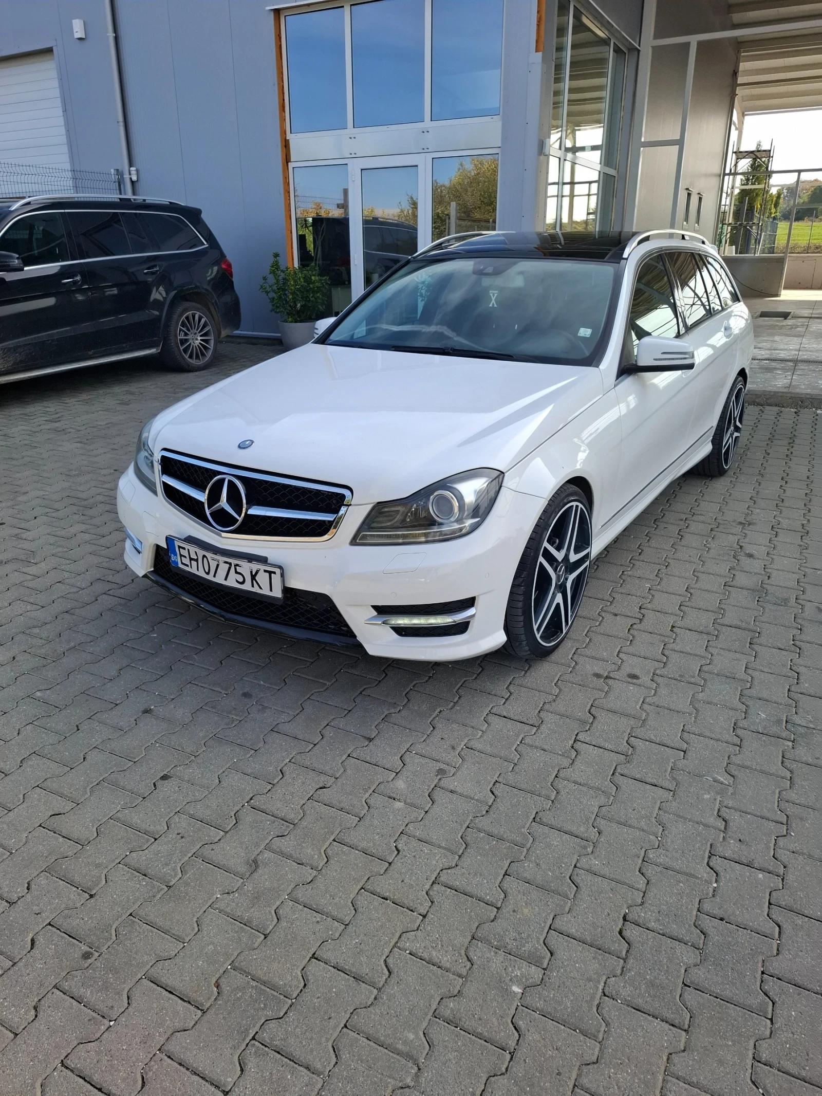 Mercedes-Benz C 220 FACELIFT/AMG/PANORAMA - изображение 2 | Auto.bg Mercedes-Benz C 220 FACELIFT/AMG/PANORAMA - изображение 2