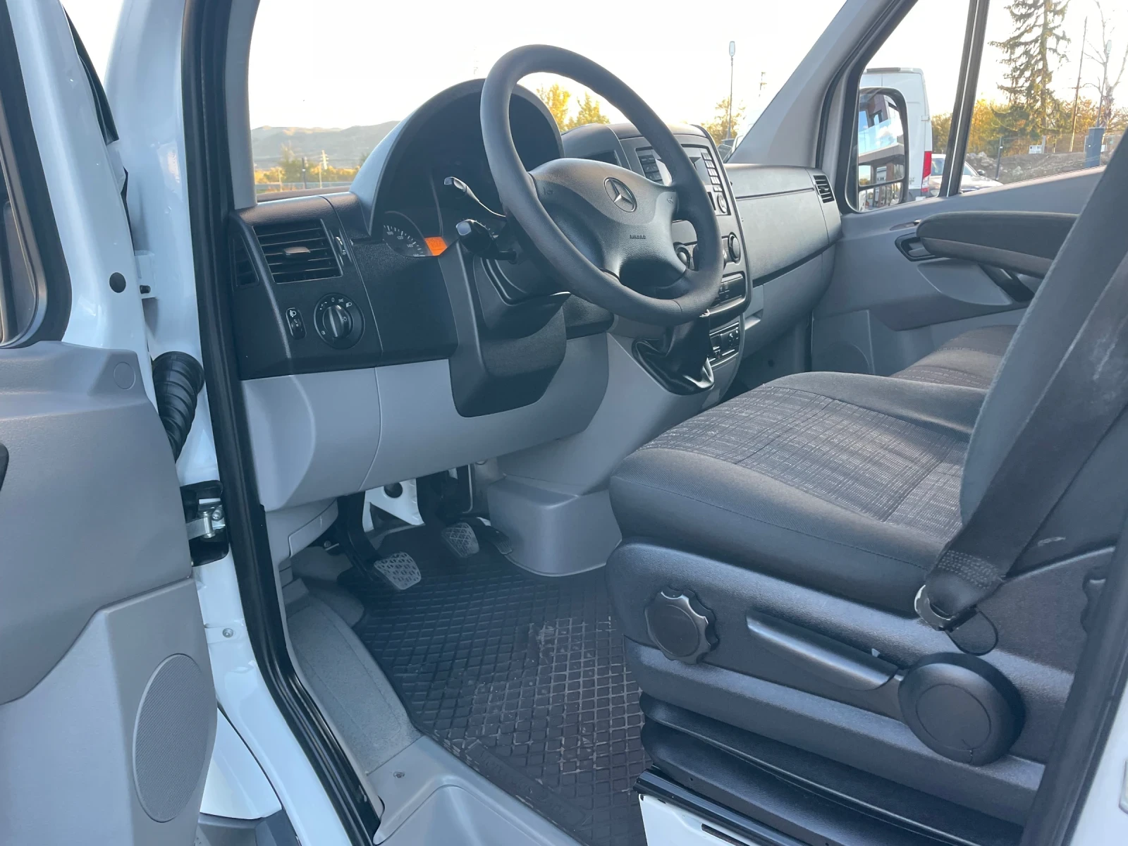 Mercedes-Benz Sprinter 316 BLUE EFFICIENCY - изображение 7 | Auto.bg Mercedes-Benz Sprinter 316 BLUE EFFICIENCY - изображение 7