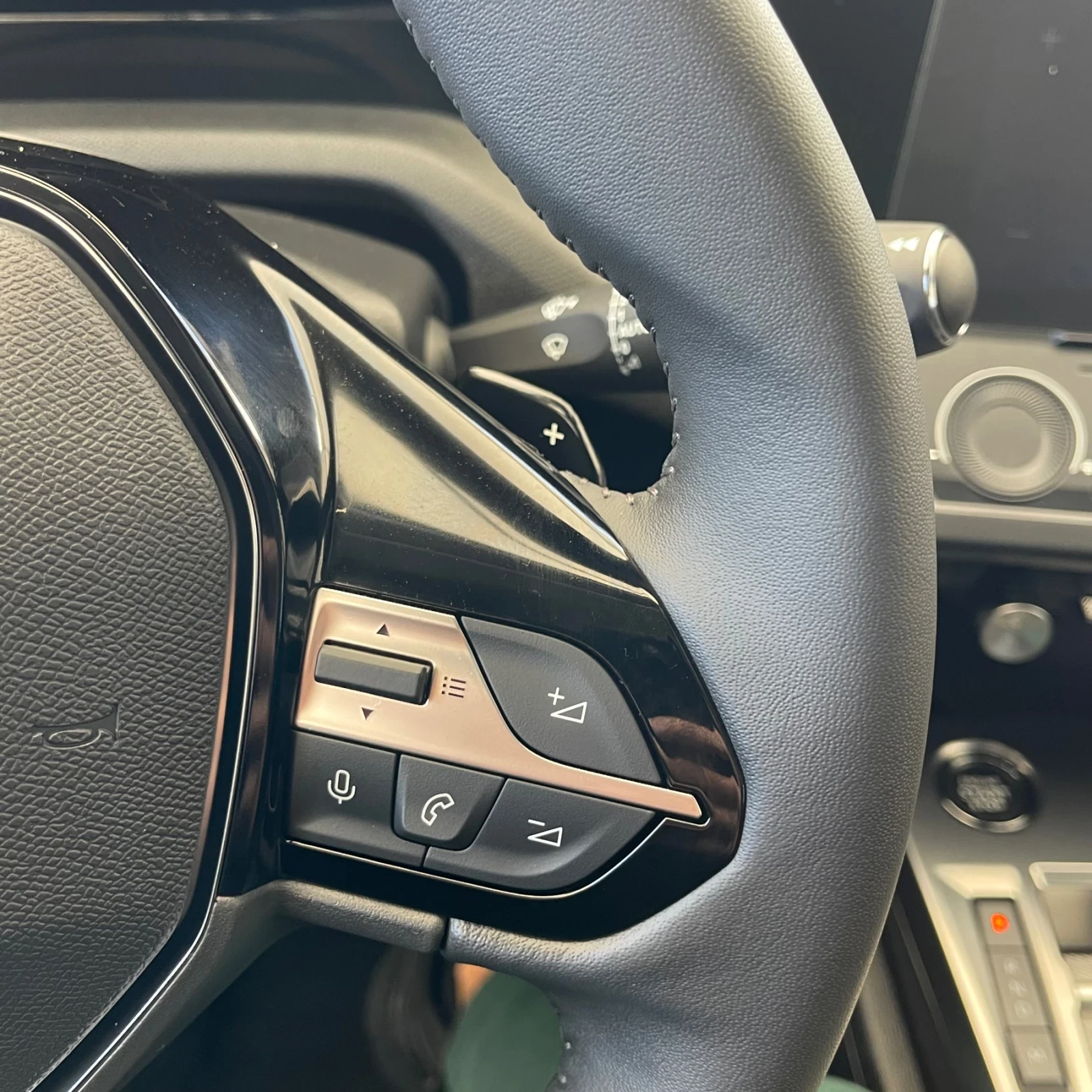 Peugeot 308 1.5 blueHDI E6 - изображение 9 | Auto.bg Peugeot 308 1.5 blueHDI E6 - изображение 9