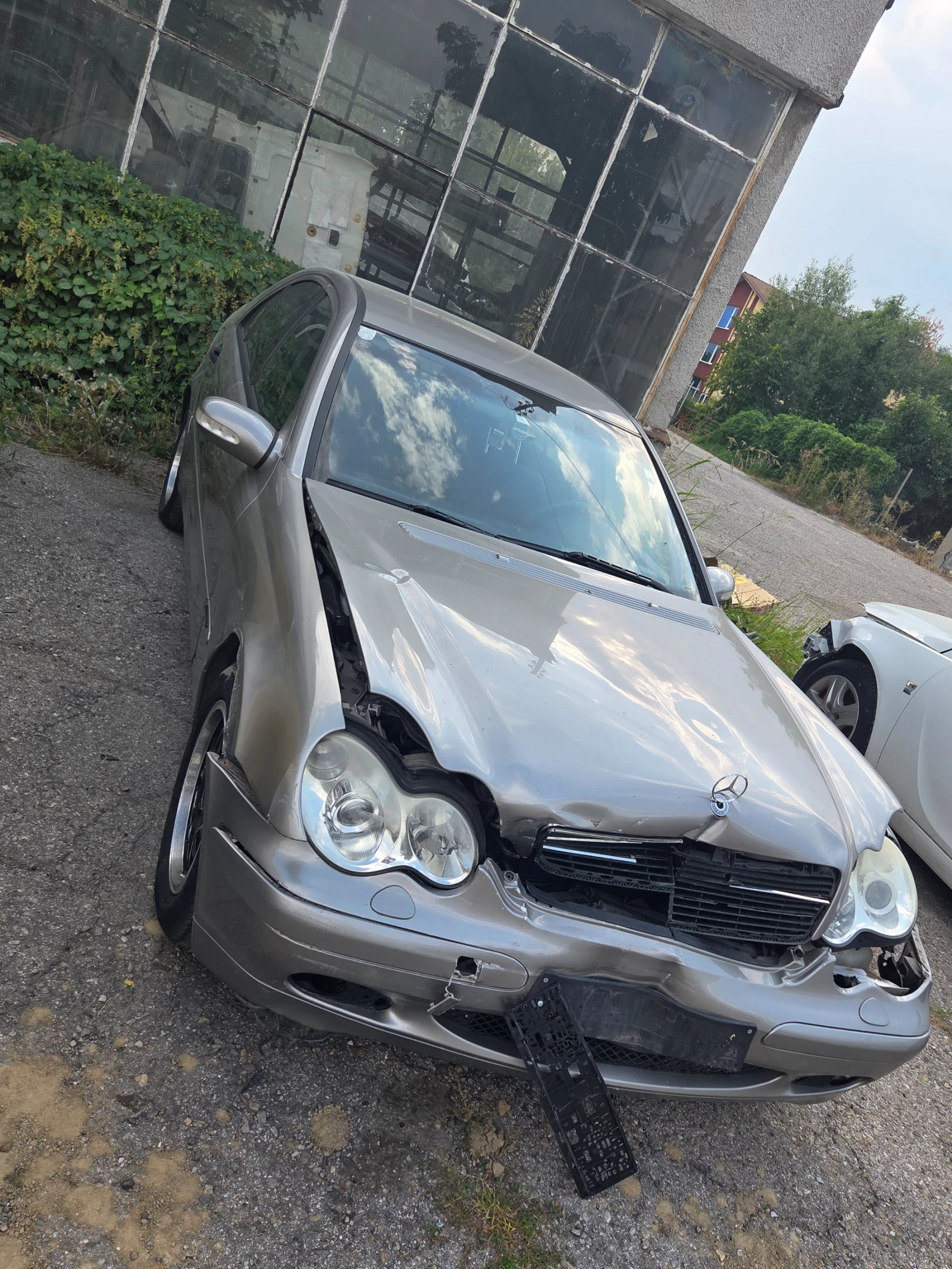 Mercedes-Benz C 200 undefined | Auto.bg — изображение 1 Mercedes-Benz C 200 undefined | Auto.bg — изображение 1