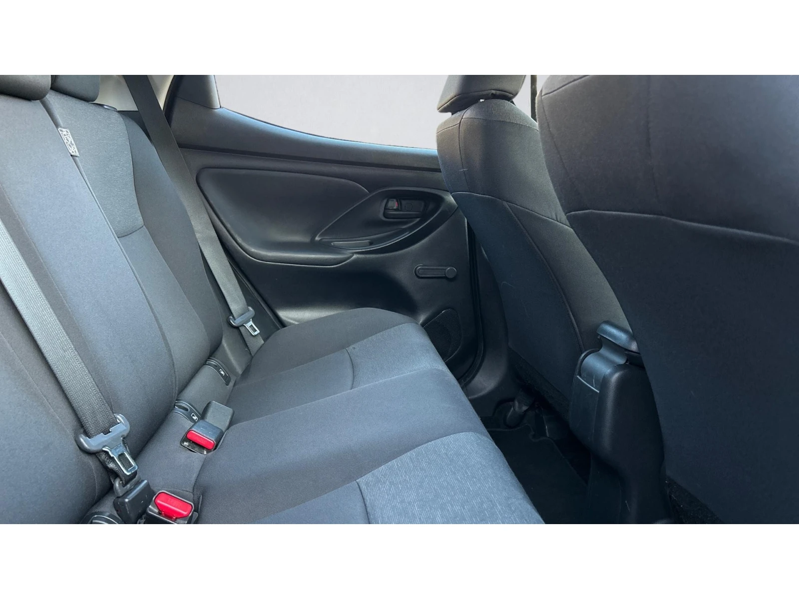 Toyota Yaris Месечна вноска от 292 лв. - изображение 7 | Auto.bg Toyota Yaris Месечна вноска от 292 лв. - изображение 7