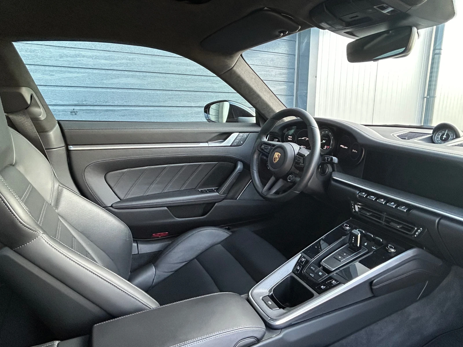 Porsche 911 992 Turbo 2022 Coupe 8000km  - изображение 10 | Auto.bg Porsche 911 992 Turbo 2022 Coupe 8000km  - изображение 10