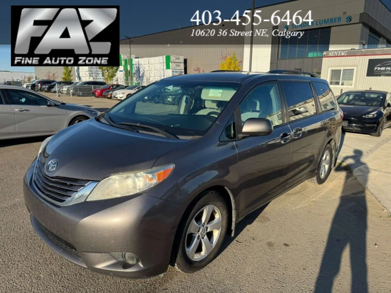 Toyota Sienna LE V6 8-Pass : Well Serviced - 14588 € - 83427285 1 | Car24.bg Toyota Sienna LE V6 8-Pass : Well Serviced - 14588 € - 83427285 1
