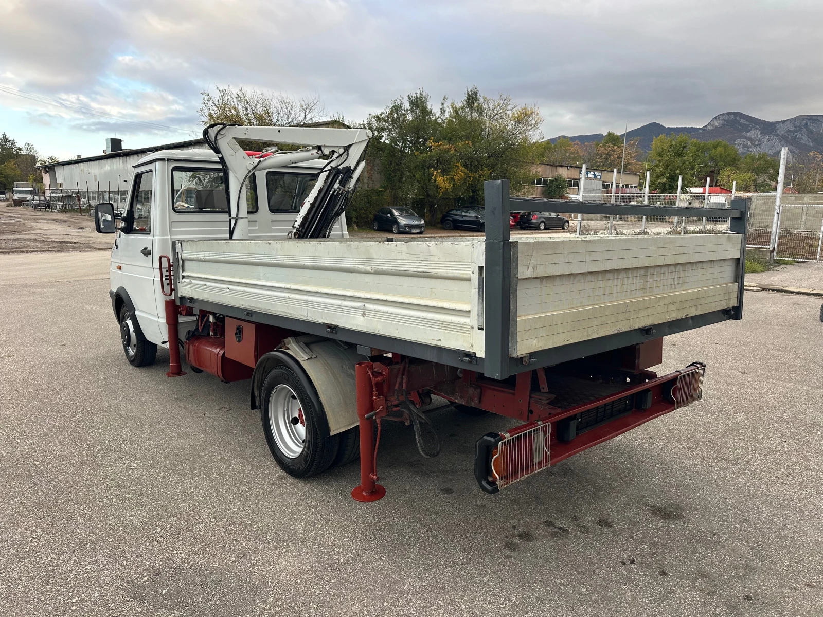 Iveco Daily 2.5TD Самосвал с кран Италия - изображение 5 | Auto.bg Iveco Daily 2.5TD Самосвал с кран Италия - изображение 5