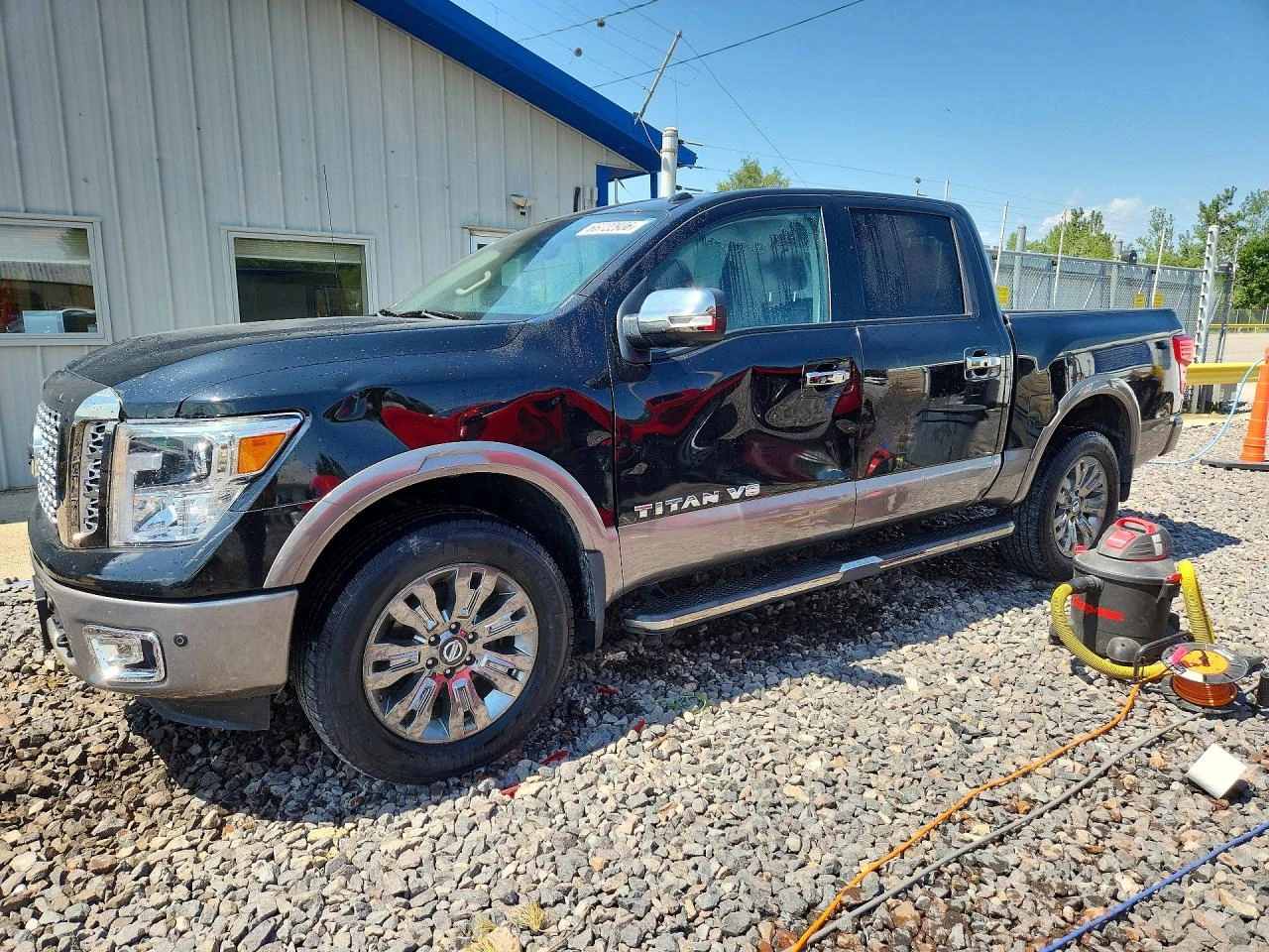 Nissan Titan crew cab 5.6l Titan Platinum Reserve | Auto.bg — изображение 1 Nissan Titan crew cab 5.6l Titan Platinum Reserve | Auto.bg — изображение 1