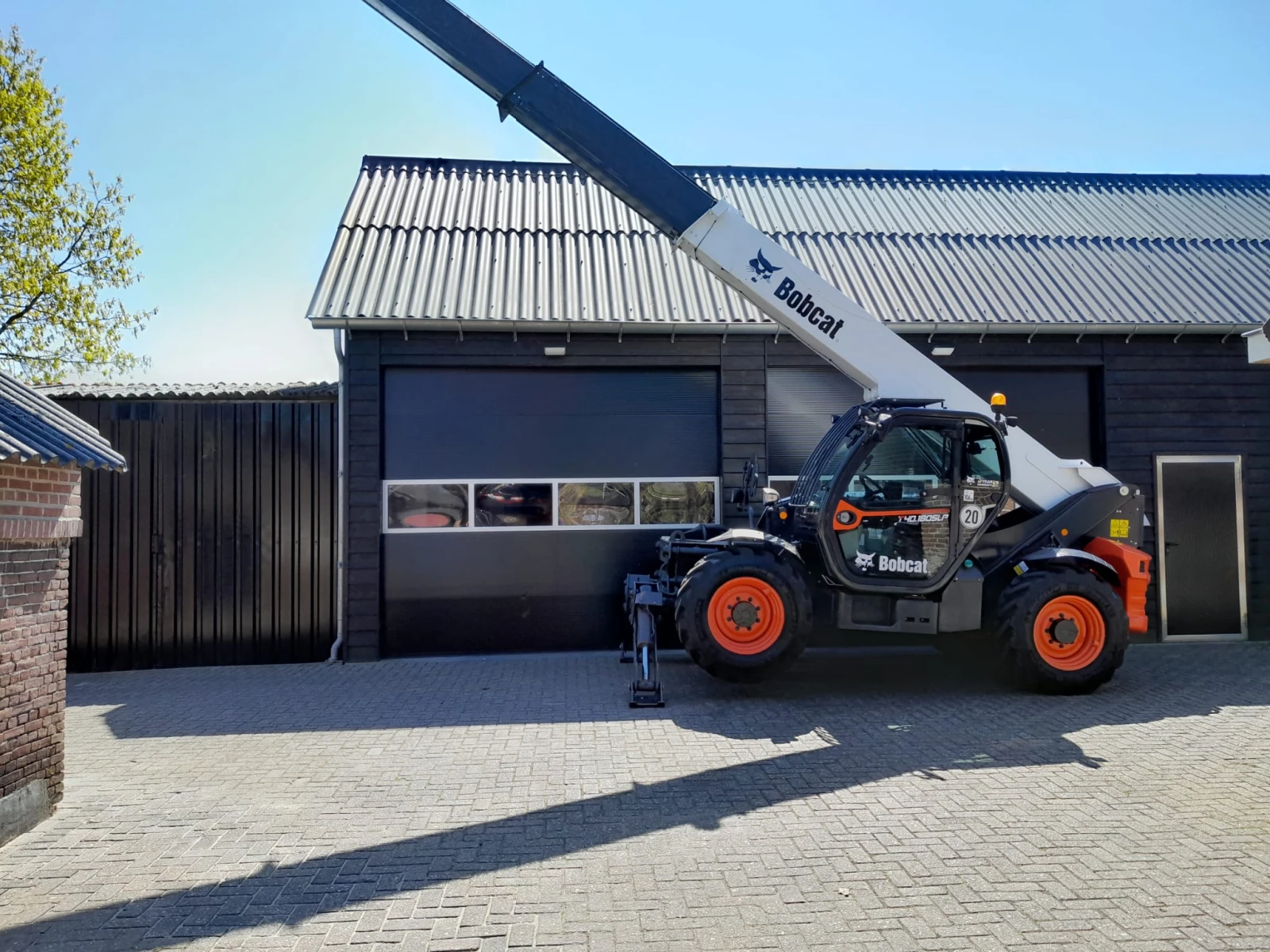 Телескопични товарачи Bobcat T 40.180 SLP + 3 УРЕДА ЛИЗИНГ | Auto.bg — изображение 1 Телескопични товарачи Bobcat T 40.180 SLP + 3 УРЕДА ЛИЗИНГ | Auto.bg — изображение 1