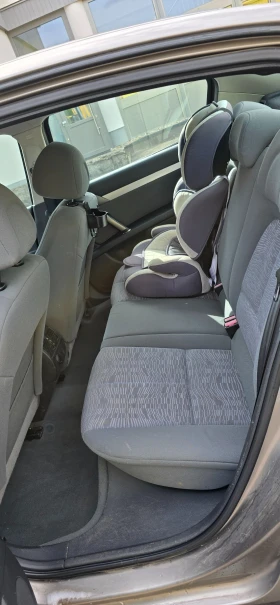 Peugeot 407 Esplanade - 2400 € / 4693.99 лв. - 29551504 11 | Car24.bg Peugeot 407 Esplanade - 2400 € / 4693.99 лв. - 29551504 11