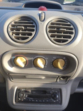 Renault Twingo - 250 € / 488.96 лв. - 74224934 8 | Car24.bg Renault Twingo - 250 € / 488.96 лв. - 74224934 8