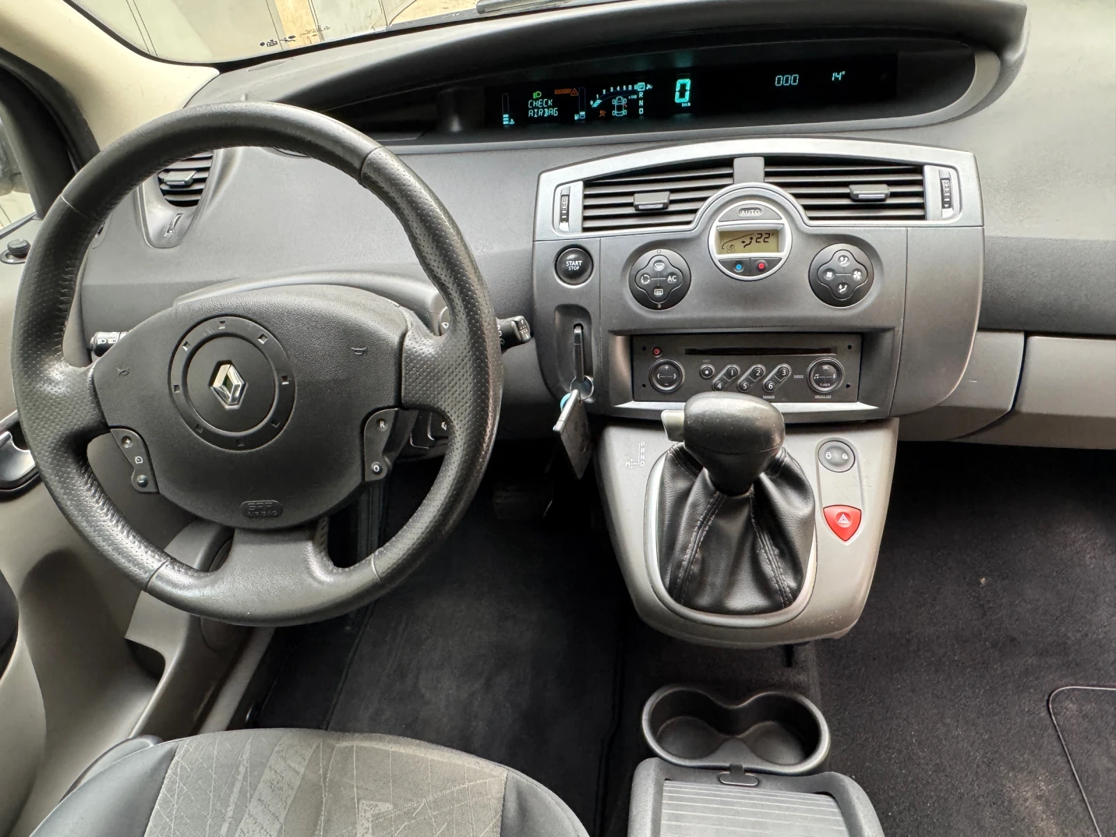 Renault Grand scenic 2.0i Aвтоматик 7 места - изображение 7 | Auto.bg Renault Grand scenic 2.0i Aвтоматик 7 места - изображение 7