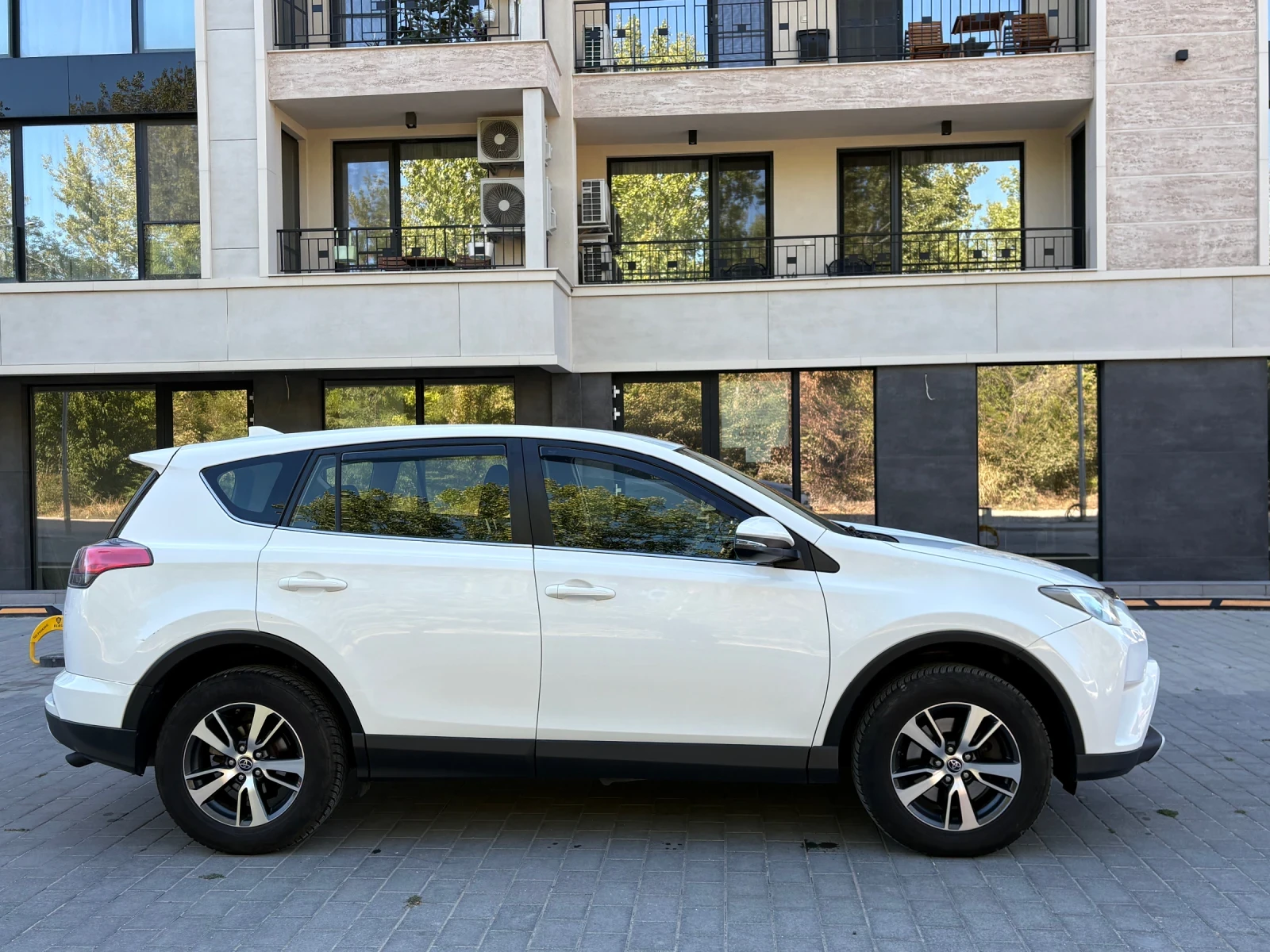 Toyota Rav4 2.0D4D Facelift - изображение 5 | Auto.bg Toyota Rav4 2.0D4D Facelift - изображение 5
