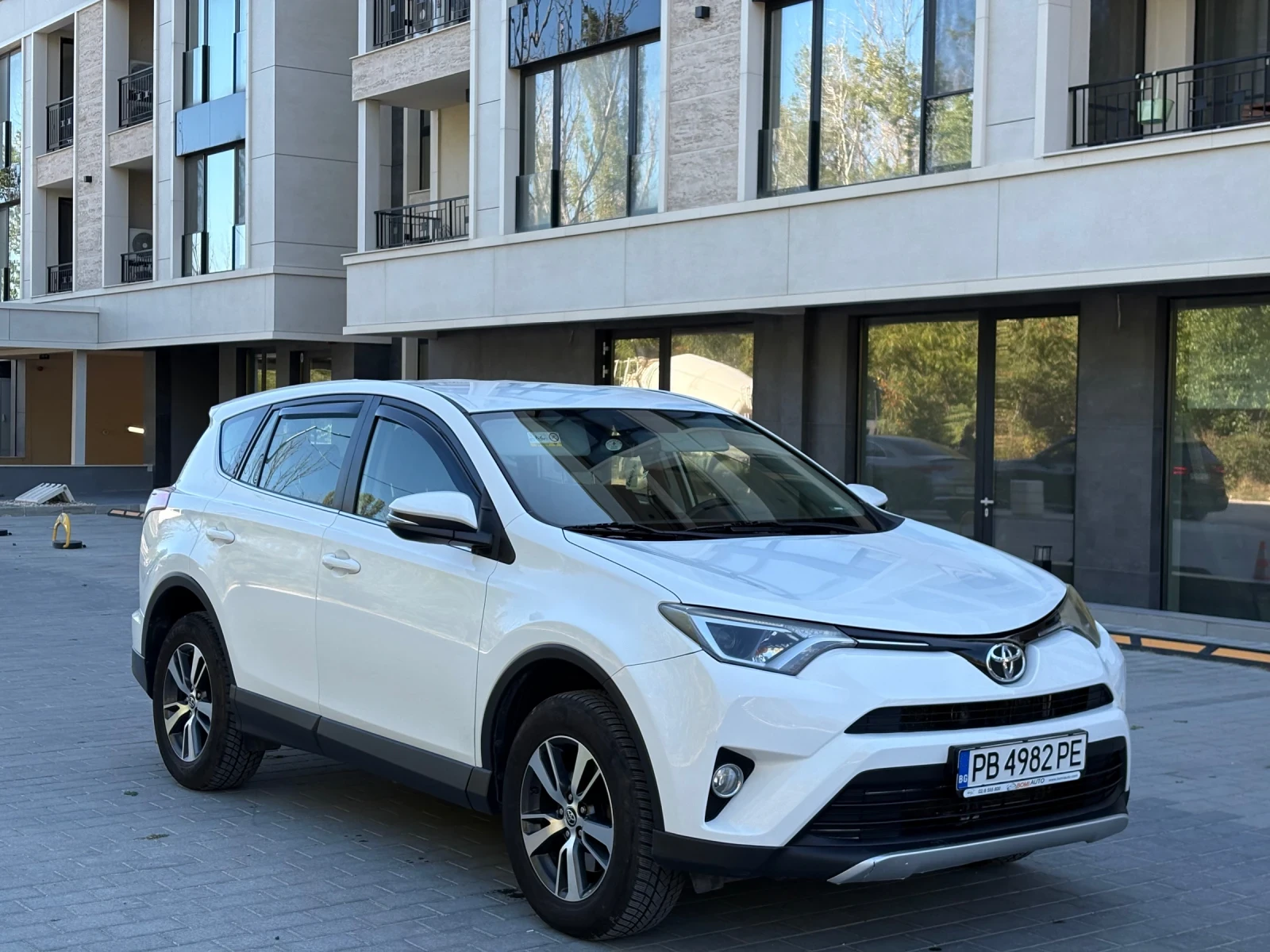 Toyota Rav4 2.0D4D Facelift - изображение 2 | Auto.bg Toyota Rav4 2.0D4D Facelift - изображение 2