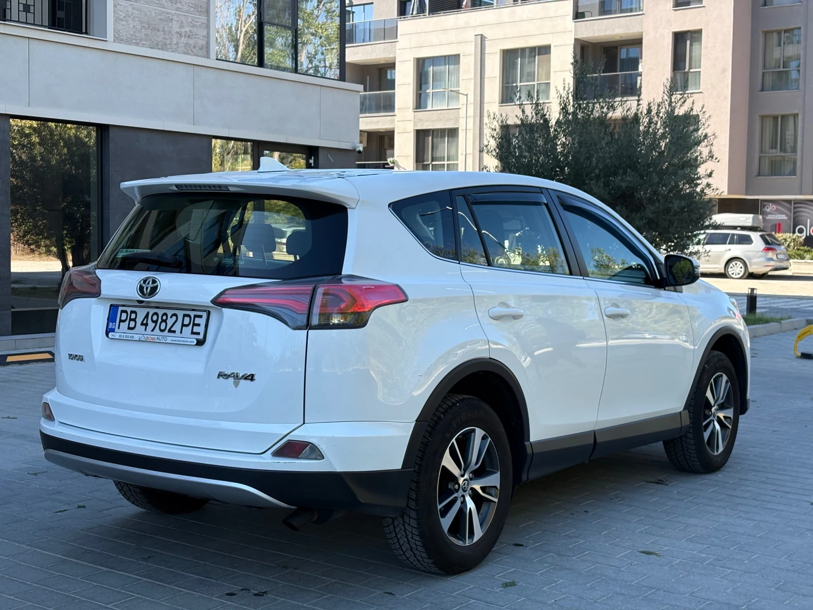 Toyota Rav4 2.0D4D Facelift - изображение 6 | Auto.bg Toyota Rav4 2.0D4D Facelift - изображение 6