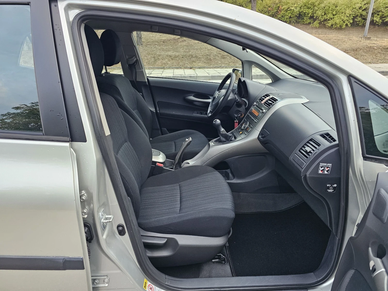 Toyota Auris 1.4Vvti -97к.с Климатроник  - изображение 9 | Auto.bg Toyota Auris 1.4Vvti -97к.с Климатроник  - изображение 9