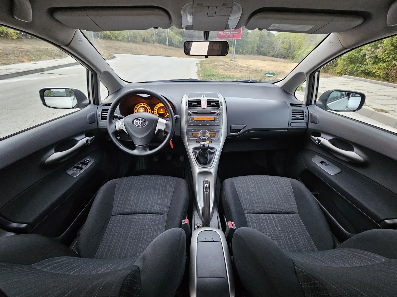 Toyota Auris 1.4Vvti -97к.с Климатроник  - изображение 7 | Auto.bg Toyota Auris 1.4Vvti -97к.с Климатроник  - изображение 7