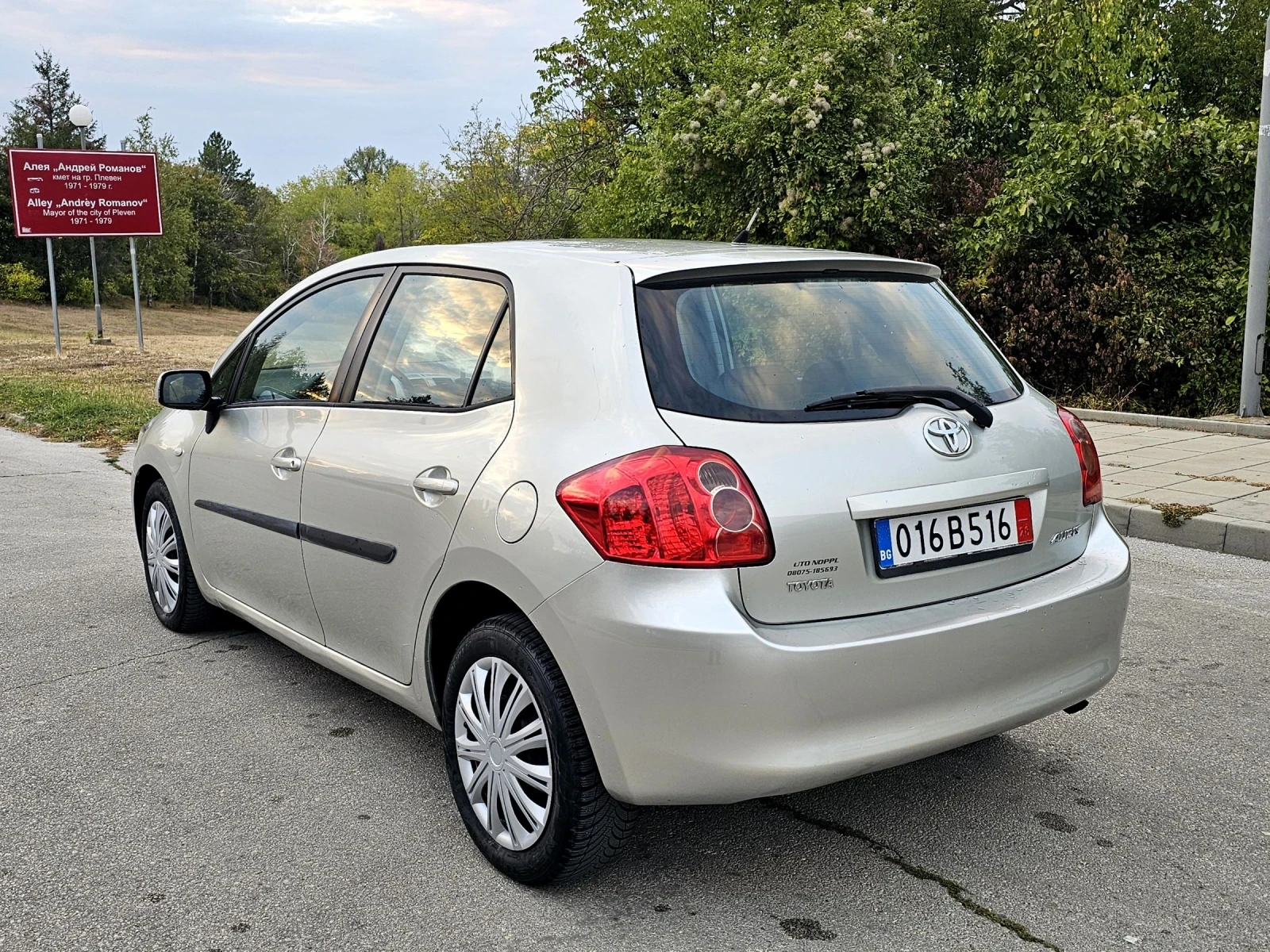 Toyota Auris 1.4Vvti -97к.с Климатроник  - изображение 5 | Auto.bg Toyota Auris 1.4Vvti -97к.с Климатроник  - изображение 5