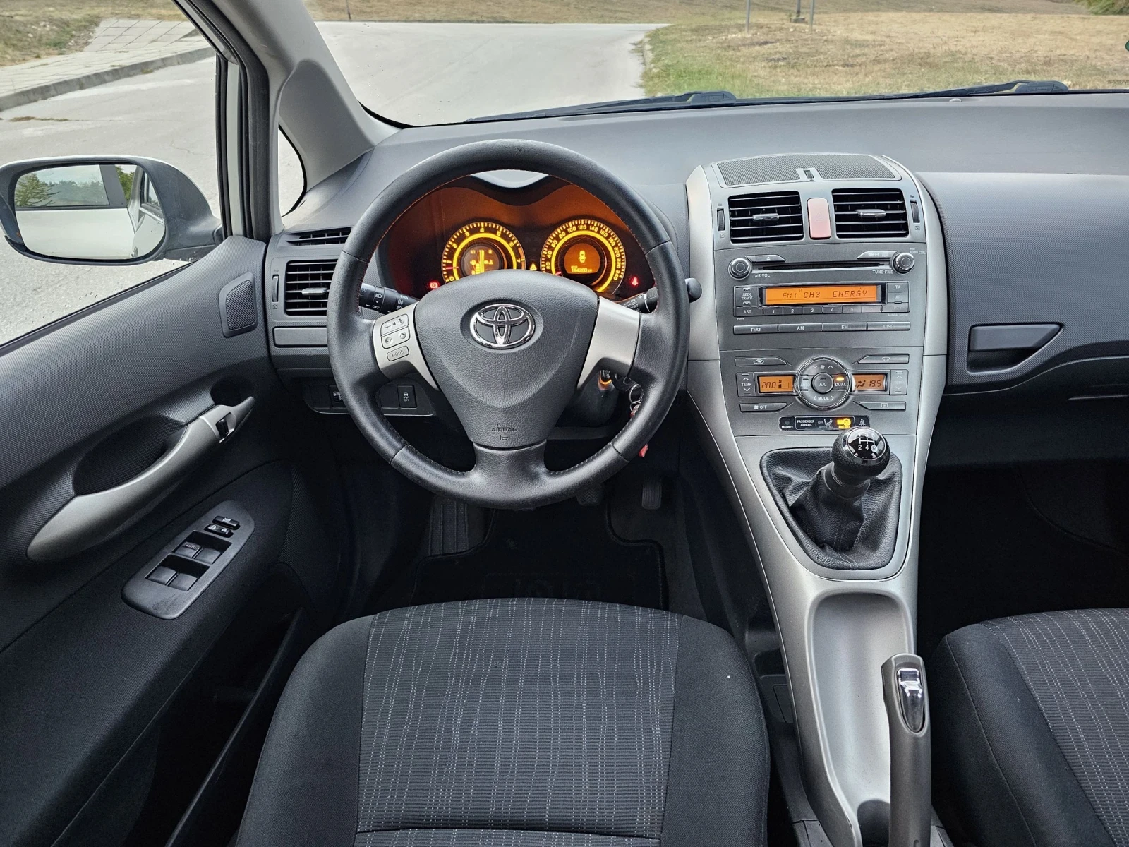 Toyota Auris 1.4Vvti -97к.с Климатроник  - изображение 6 | Auto.bg Toyota Auris 1.4Vvti -97к.с Климатроник  - изображение 6