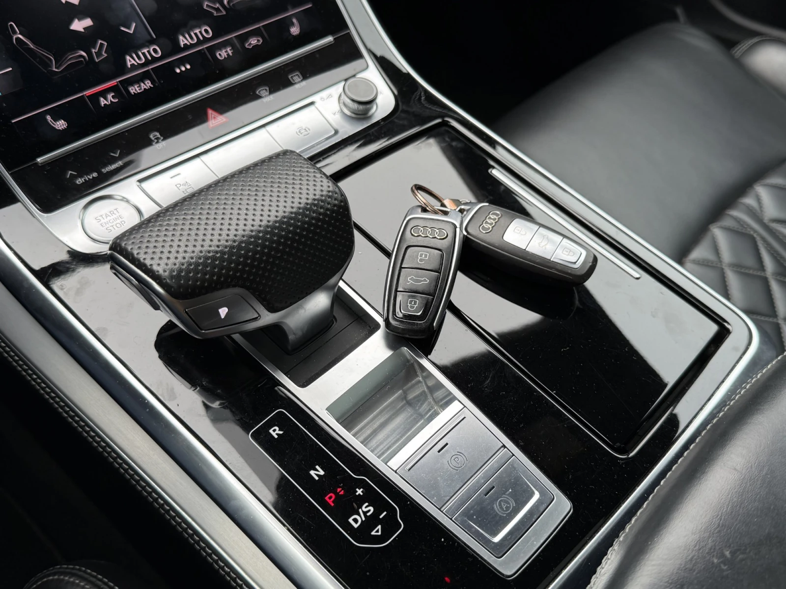 Audi SQ8 B&O Matrix Soft Panorama 22" - изображение 6 | Auto.bg Audi SQ8 B&O Matrix Soft Panorama 22" - изображение 6