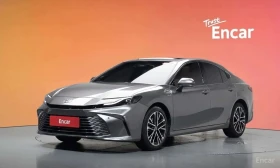 Toyota Camry * 2.5 XLE Hybrid *