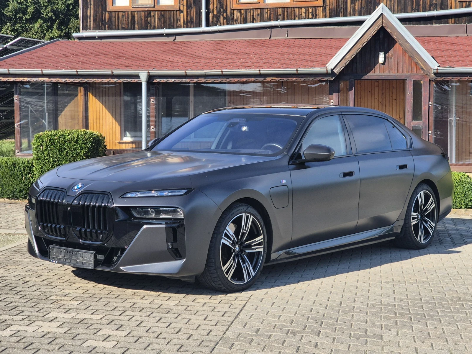 BMW 750 е Xdrive Гаранция и каско до 10/2027 | Auto.bg — изображение 1 BMW 750 е Xdrive Гаранция и каско до 10/2027 | Auto.bg — изображение 1