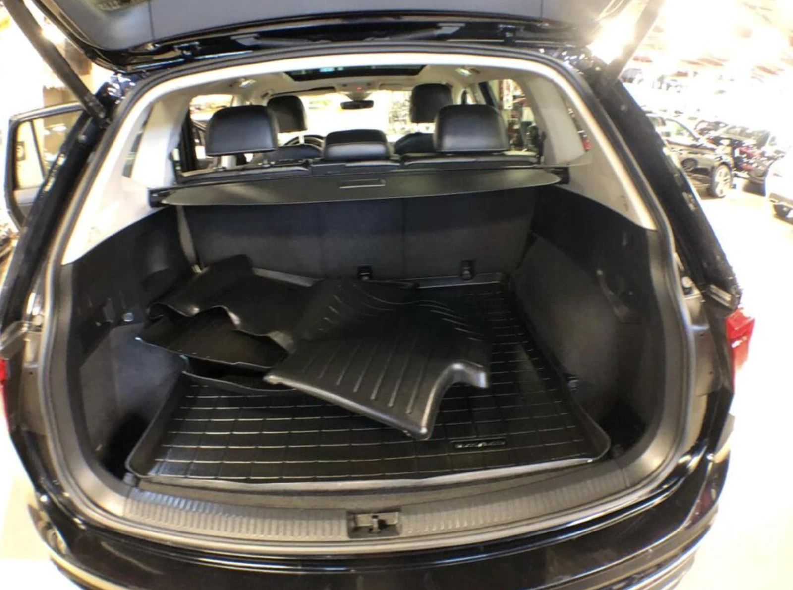 VW Tiguan 2.0T SE / R-line / 4Motion / Pano /  - изображение 7 | Auto.bg VW Tiguan 2.0T SE / R-line / 4Motion / Pano /  - изображение 7