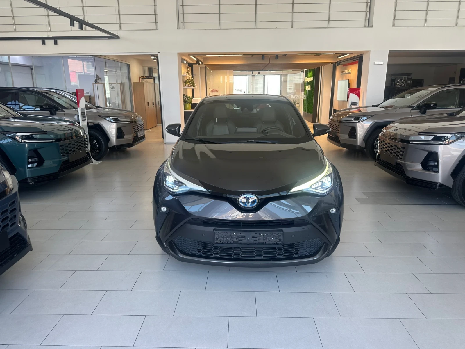 Toyota C-HR Lounge | Auto.bg — изображение 1 Toyota C-HR Lounge | Auto.bg — изображение 1