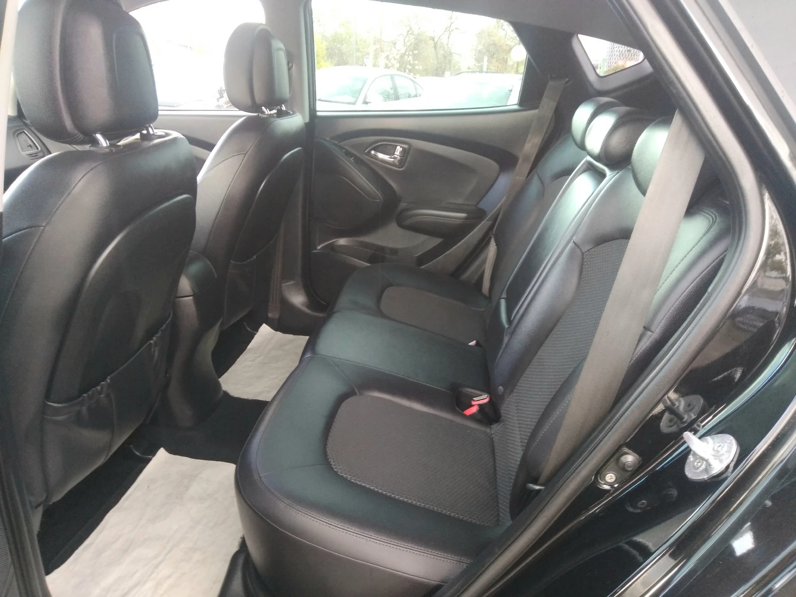 Hyundai IX35 1.7-CRDI-116к.с.;ПОДГРЕВ;ПАРКТРОНИЦИ;КОЖА; - изображение 9 | Auto.bg Hyundai IX35 1.7-CRDI-116к.с.;ПОДГРЕВ;ПАРКТРОНИЦИ;КОЖА; - изображение 9