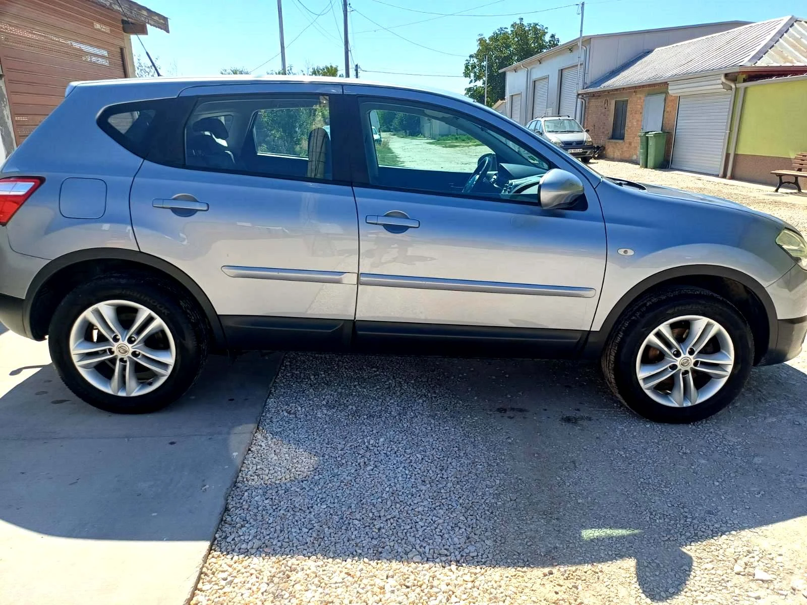 Nissan Qashqai 2.0 i-NAVI - изображение 5 | Auto.bg Nissan Qashqai 2.0 i-NAVI - изображение 5