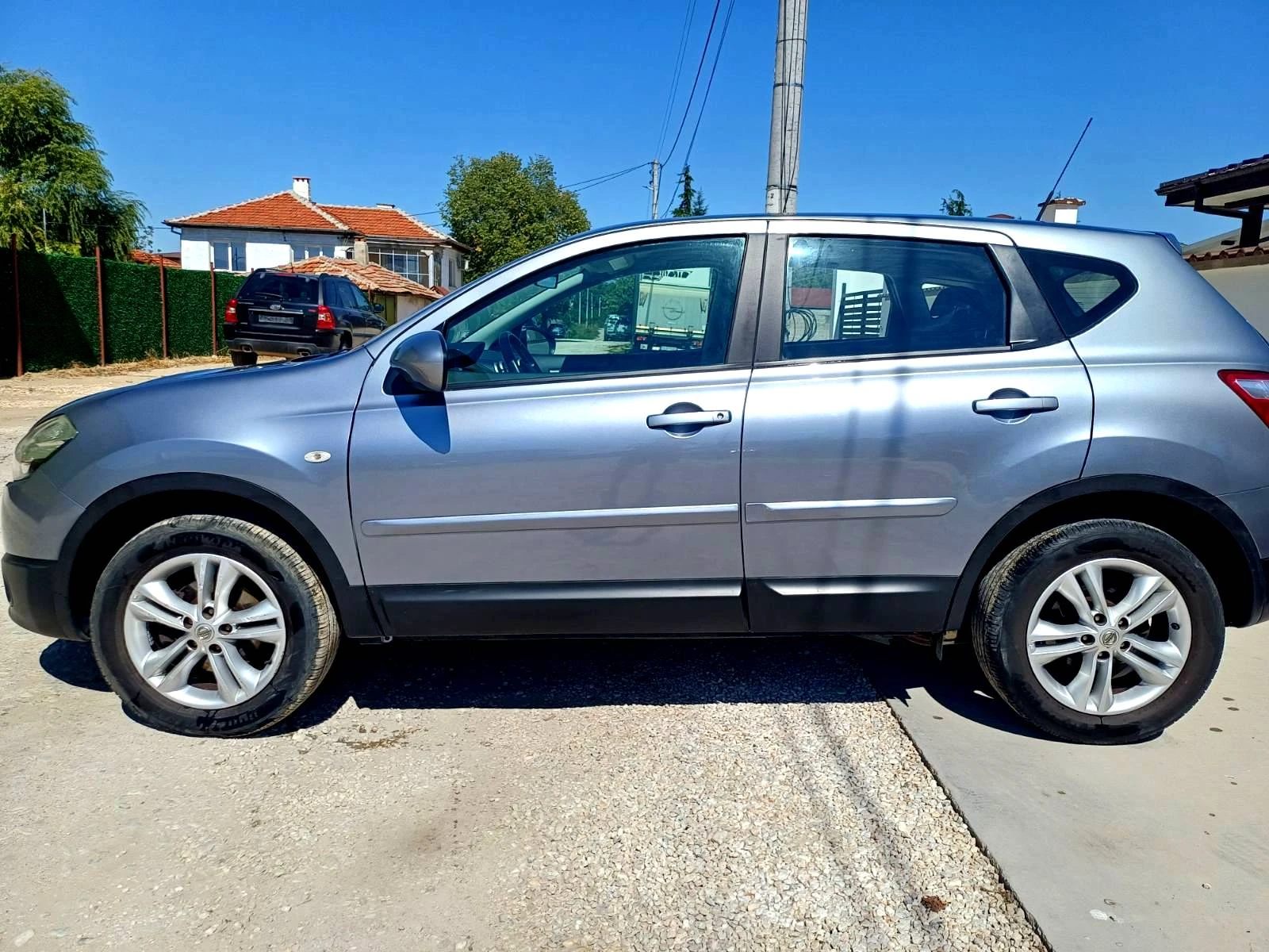 Nissan Qashqai 2.0 i-NAVI - изображение 6 | Auto.bg Nissan Qashqai 2.0 i-NAVI - изображение 6