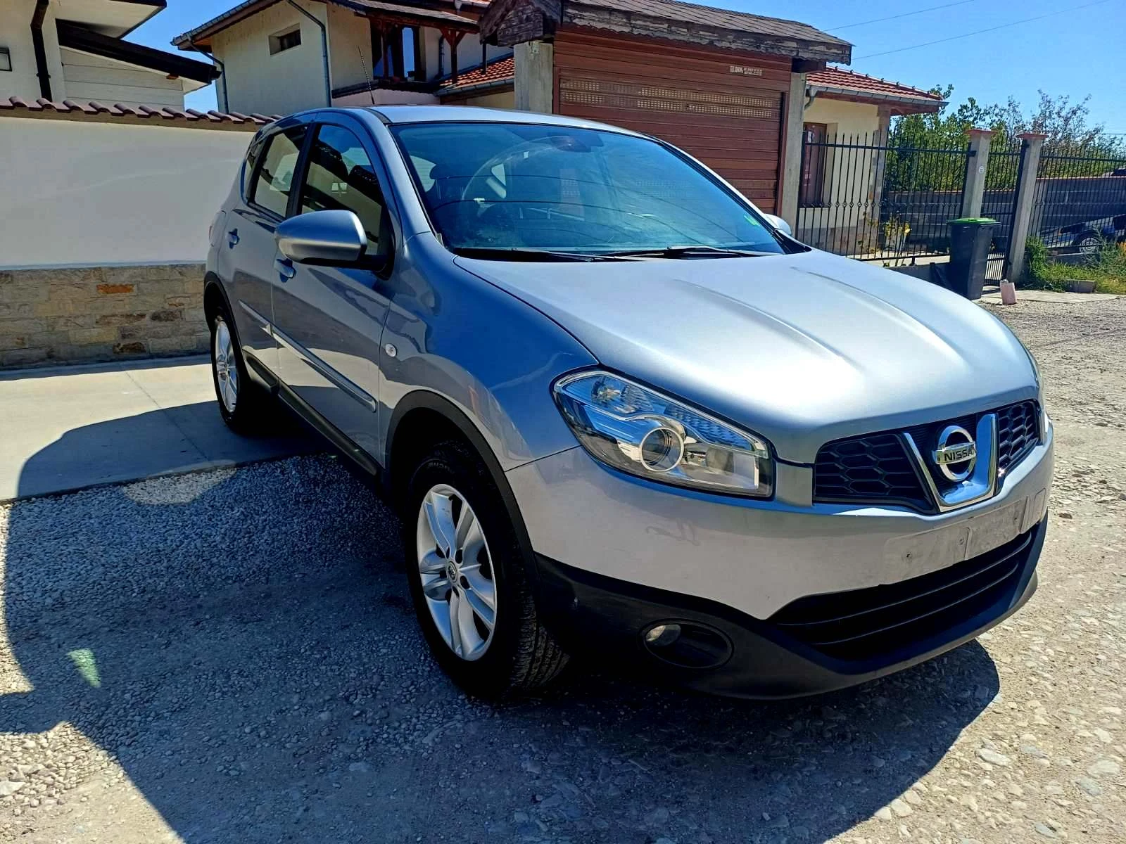 Nissan Qashqai 2.0 i-NAVI - изображение 3 | Auto.bg Nissan Qashqai 2.0 i-NAVI - изображение 3