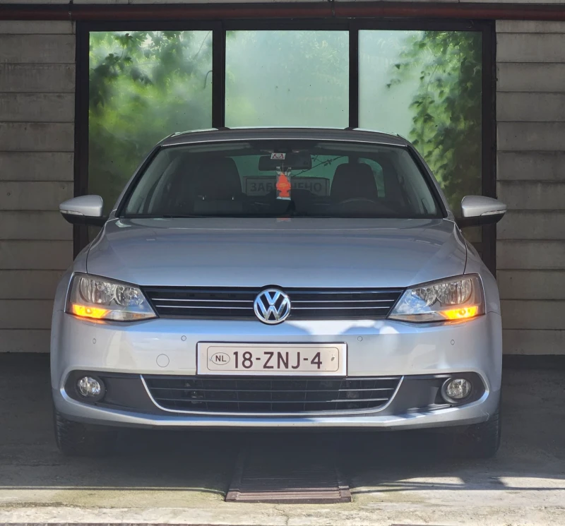 VW Jetta 1.6TDI High Executive Line 2013 - 6499 € - 40740202 1 | Car24.bg VW Jetta 1.6TDI High Executive Line 2013 - 6499 € - 40740202 1