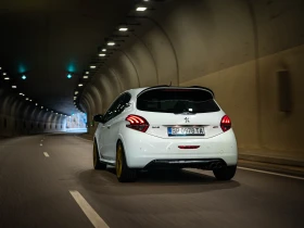 Peugeot 208 1.6 TURBO GTI - 8000 € - 59860425 2 | Car24.bg Peugeot 208 1.6 TURBO GTI - 8000 € - 59860425 2