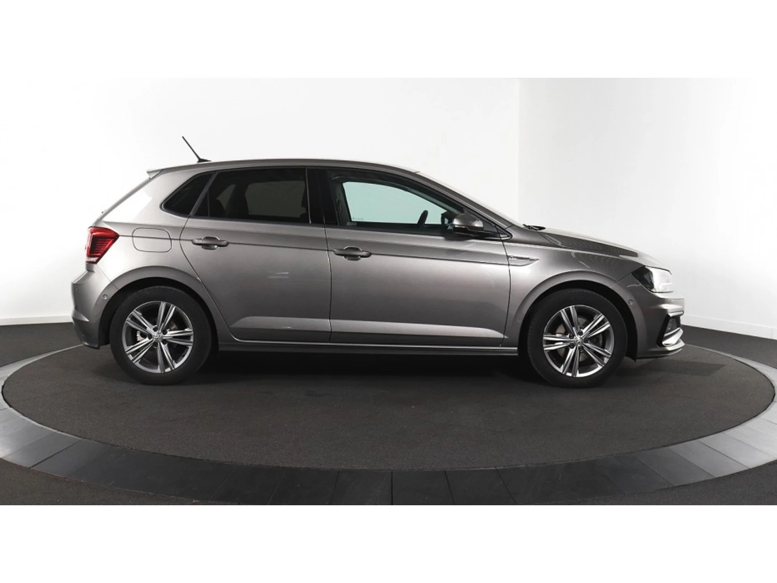 VW Polo 1.5 TSI/DSG/Business-R/Highline/DSG/Virtual/Parktr - изображение 3 | Auto.bg VW Polo 1.5 TSI/DSG/Business-R/Highline/DSG/Virtual/Parktr - изображение 3