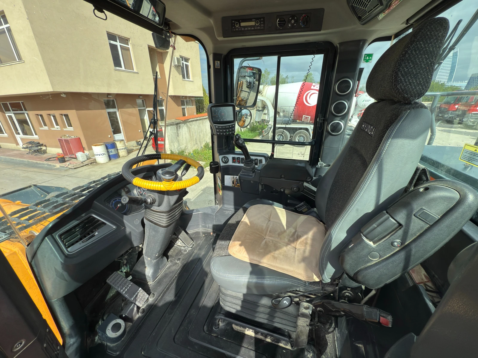 Челен товарач Hyundai HL970 - изображение 9 | Auto.bg Челен товарач Hyundai HL970 - изображение 9