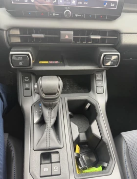 Toyota Rav4 LOUNGE | ОБДУХВАНЕ | JBL | НОВА | Auto.bg — изображение 8 Toyota Rav4 LOUNGE | ОБДУХВАНЕ | JBL | НОВА | Auto.bg — изображение 8