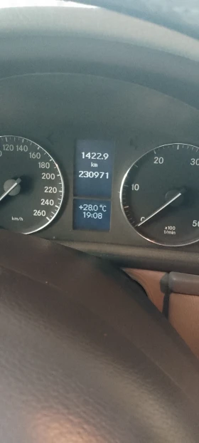 Mercedes-Benz C 200 undefined | Auto.bg — изображение 6 Mercedes-Benz C 200 undefined | Auto.bg — изображение 6