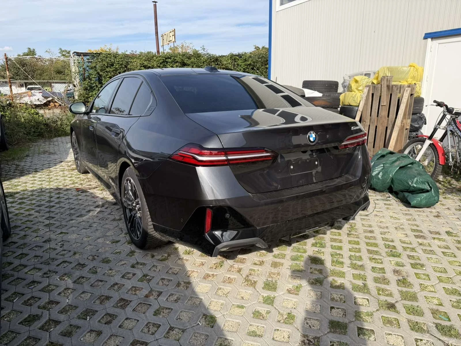 BMW 520 G60 mild hybrid  - изображение 6 | Auto.bg BMW 520 G60 mild hybrid  - изображение 6