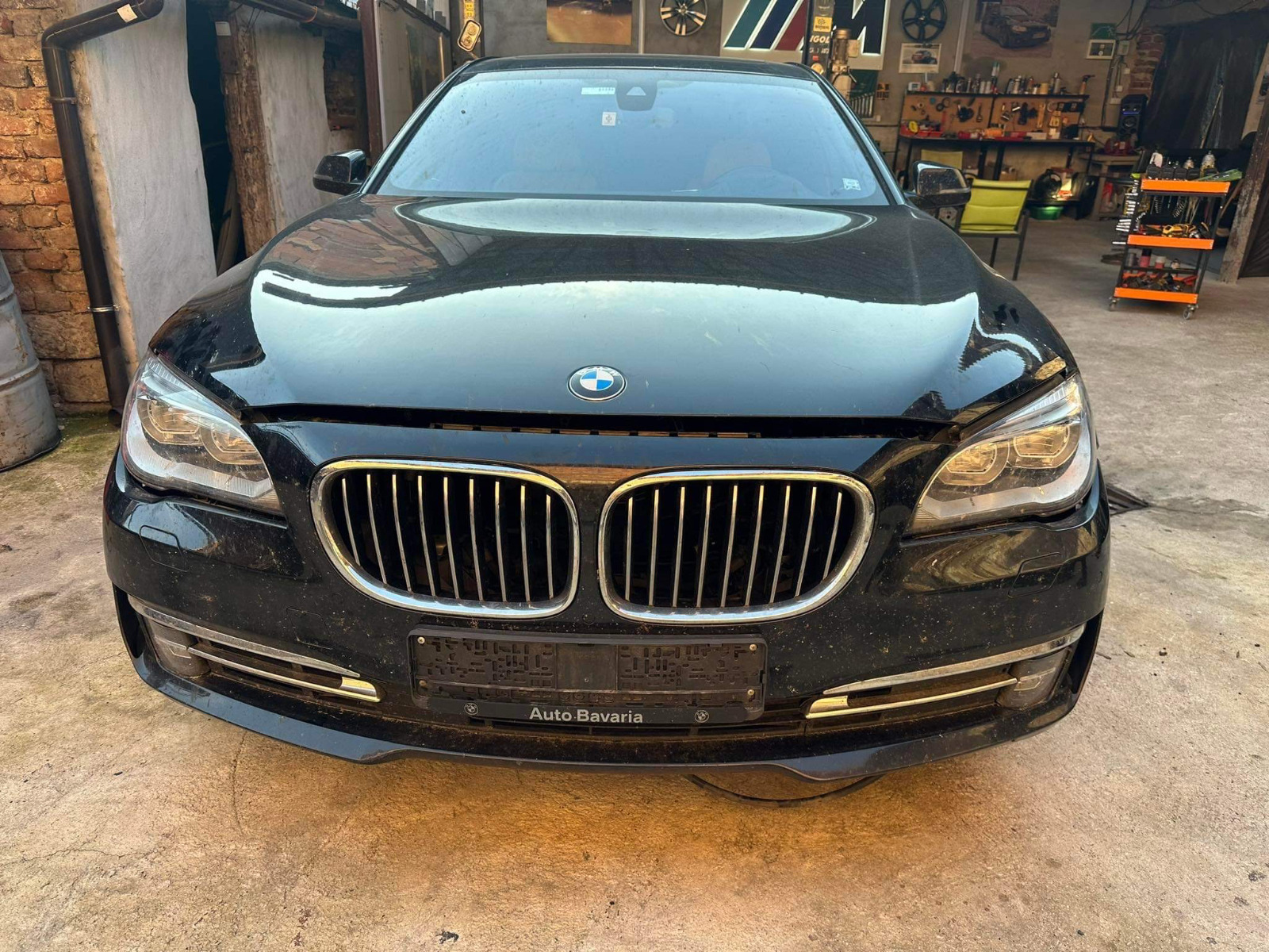 BMW 750 На Части - [1] 