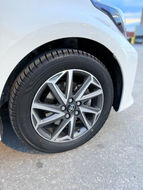 Toyota Yaris 1.5 Hybrid 2023 | 63 000 км | Гаранция | CarPlay - 18300 € / 35791.69 лв. - 28751885 14 | Car24.bg Toyota Yaris 1.5 Hybrid 2023 | 63 000 км | Гаранция | CarPlay - 18300 € / 35791.69 лв. - 28751885 14