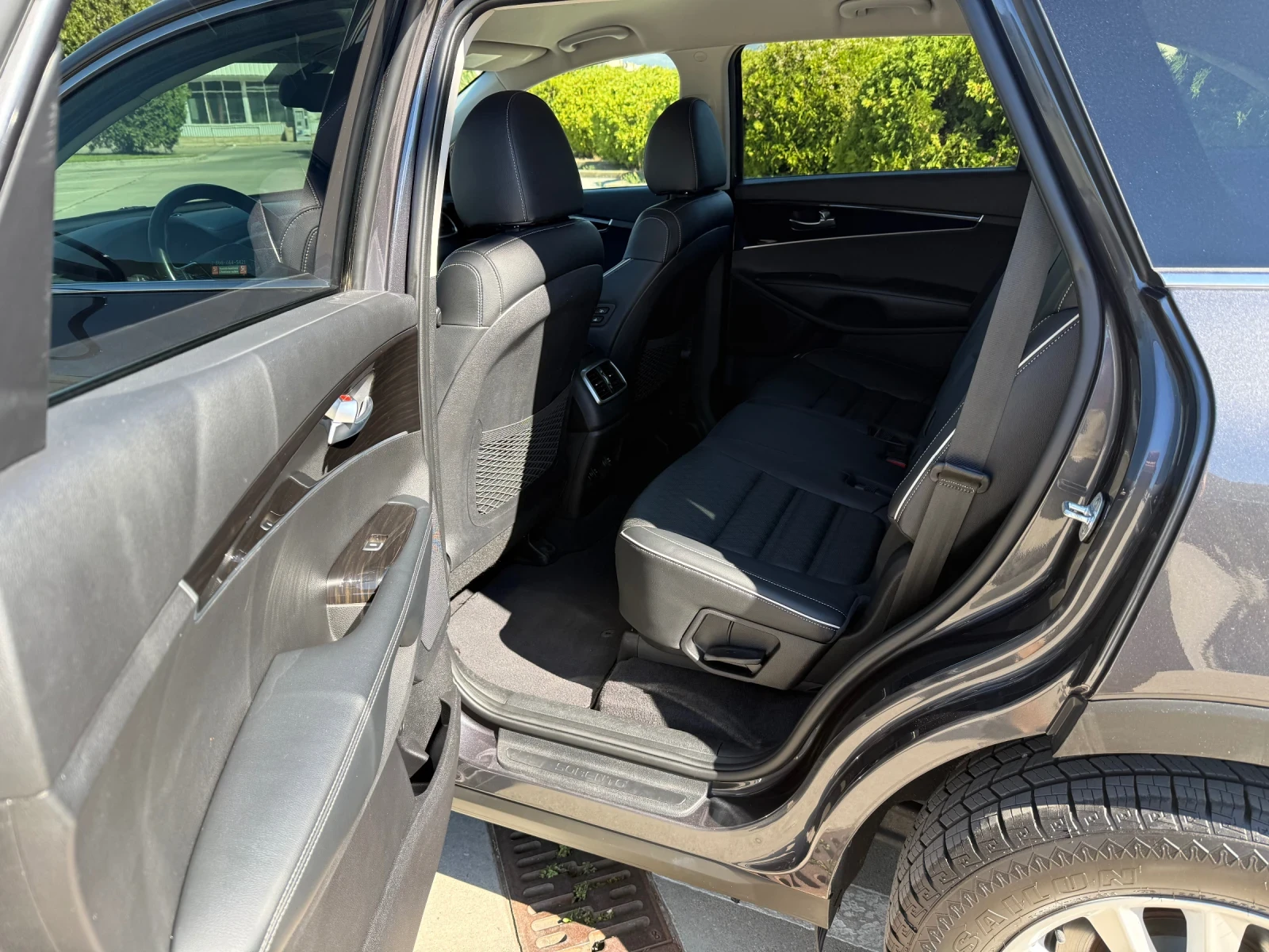 Kia Sorento EX 3.3i AWD 6+ 1 Face Lift  - изображение 8 | Auto.bg Kia Sorento EX 3.3i AWD 6+ 1 Face Lift  - изображение 8