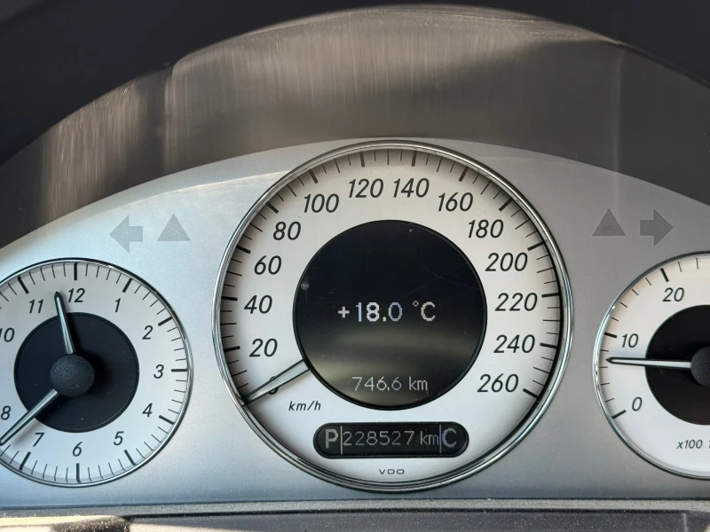 Mercedes-Benz E 320 - 4500 € / 8801.24 лв. - 77048307 1 | Car24.bg Mercedes-Benz E 320 - 4500 € / 8801.24 лв. - 77048307 1