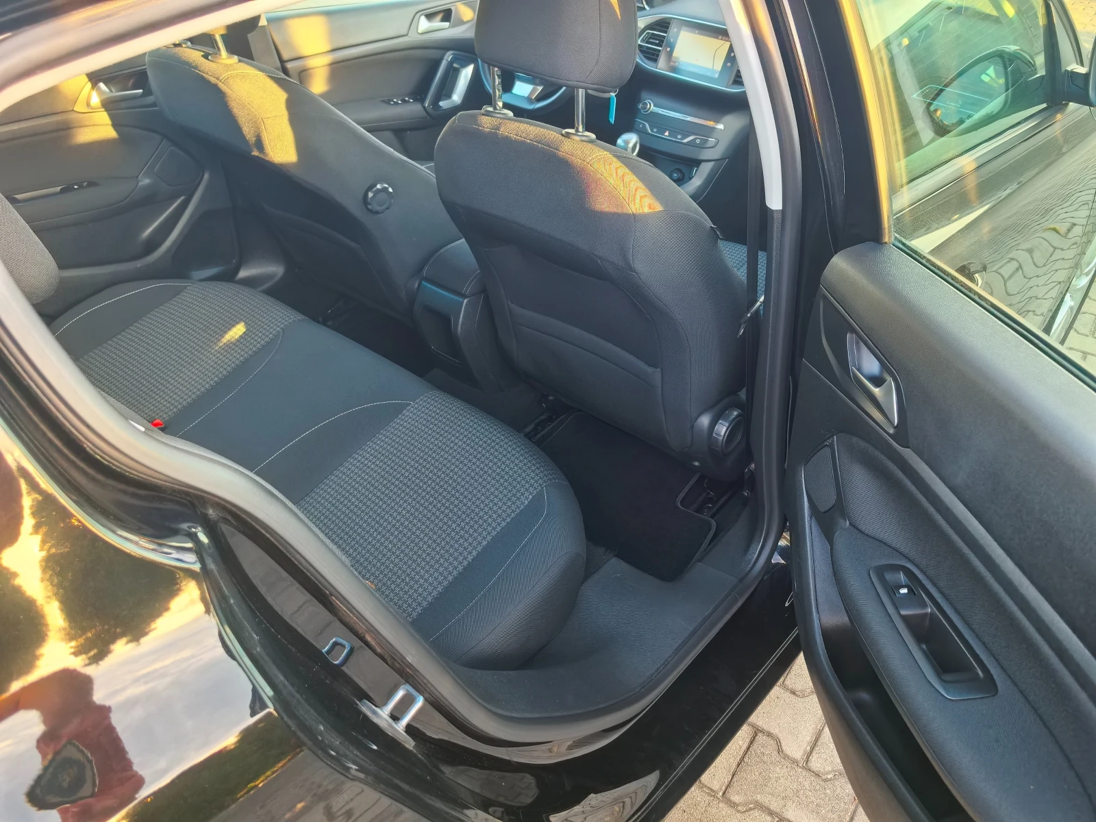 Peugeot 308 1.5HDI 130kc - изображение 9 | Auto.bg Peugeot 308 1.5HDI 130kc - изображение 9