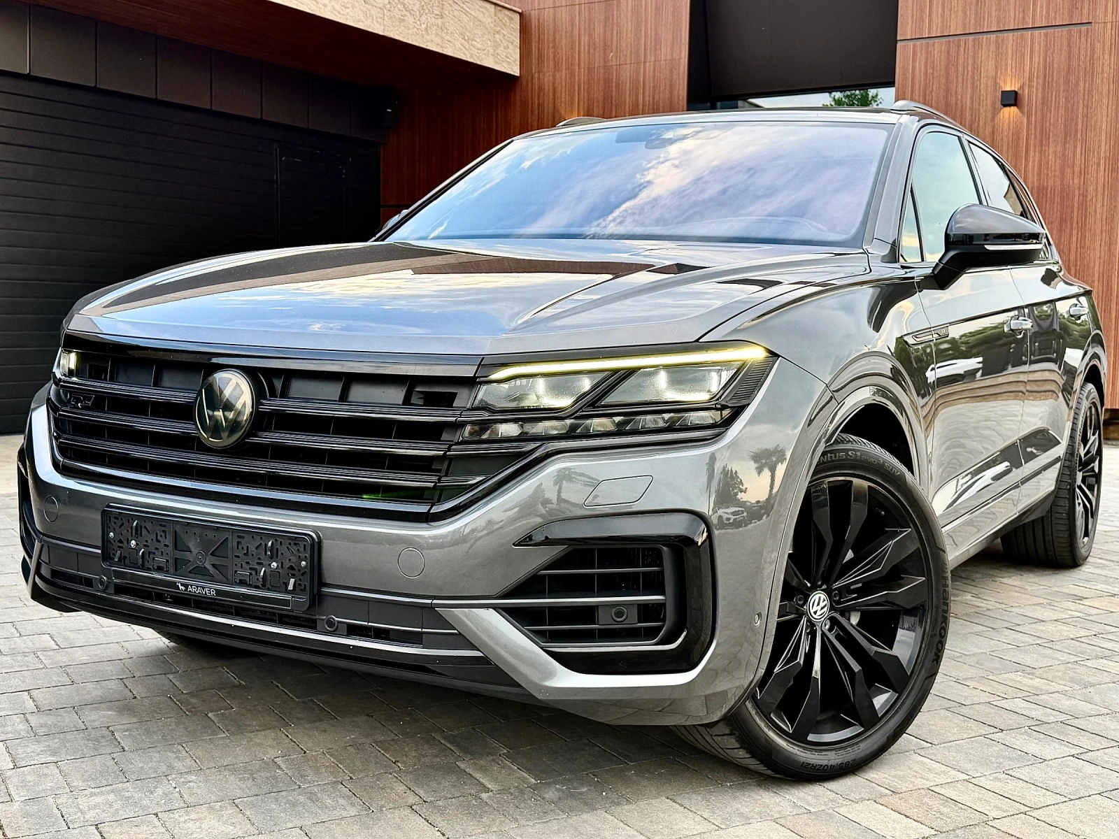 VW Touareg R-line #PANO#OBDUH#MASSAGE#Matrix#HUD#FULL MAX# | Auto.bg — изображение 1 VW Touareg R-line #PANO#OBDUH#MASSAGE#Matrix#HUD#FULL MAX# | Auto.bg — изображение 1
